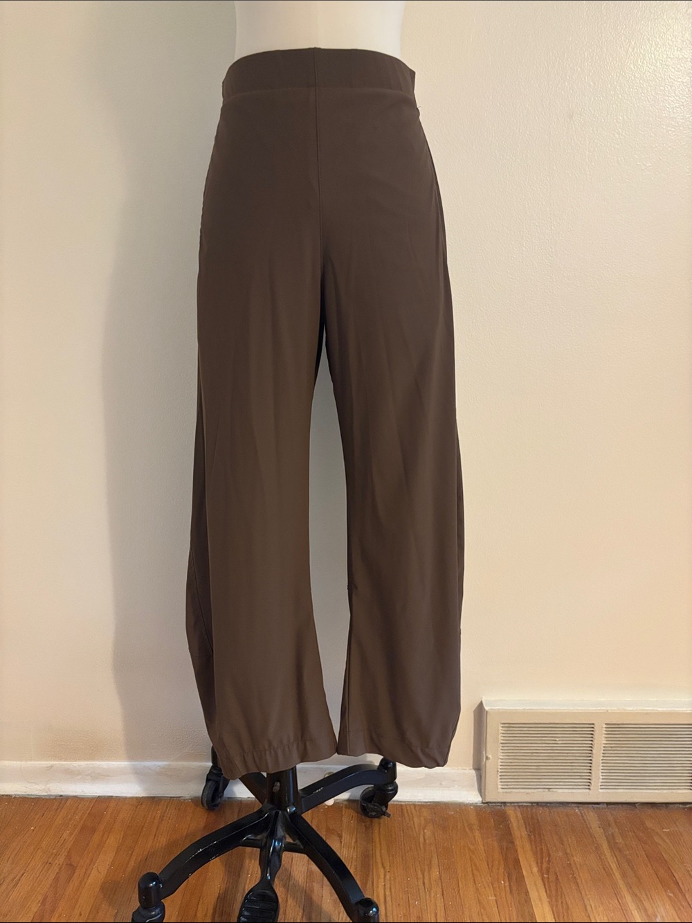 Barrel-Leg Elastic Waist Pants - Brown